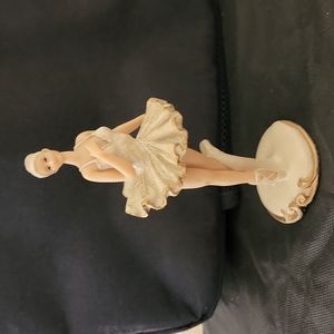 VINTAGE CUTE CLAY BALERINA FIGURINE.